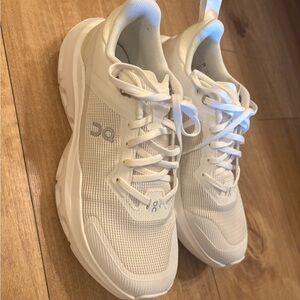 On Women's White Athletic Shoes